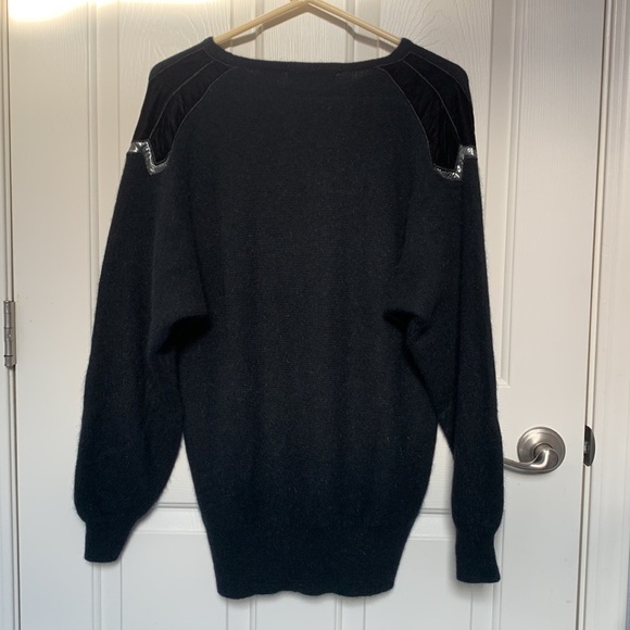 Andriano by i.fatigati Beaded lambswool embellished pullover size Medium Black - Picture 5 of 9